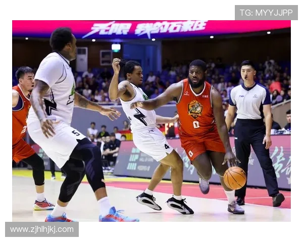 NBA球星与足球巨星跨界合作引发热议 谁是体育世界的全能王者 NBA球星与足球巨星跨界合作引发热议 谁是体育世界的全能王者