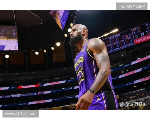 足球场上锤炼出的篮球巨星 揭秘跨界成功的背后故事 足球场上锤炼出的篮球巨星 揭秘跨界成功的背后故事